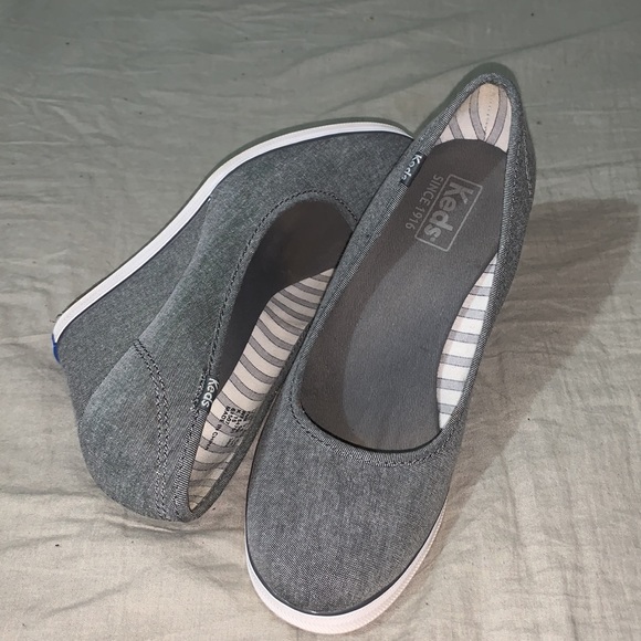 👠KEDS👠 Woman’s Heel Size 7 1/2 Grey Colour - Picture 2 of 8